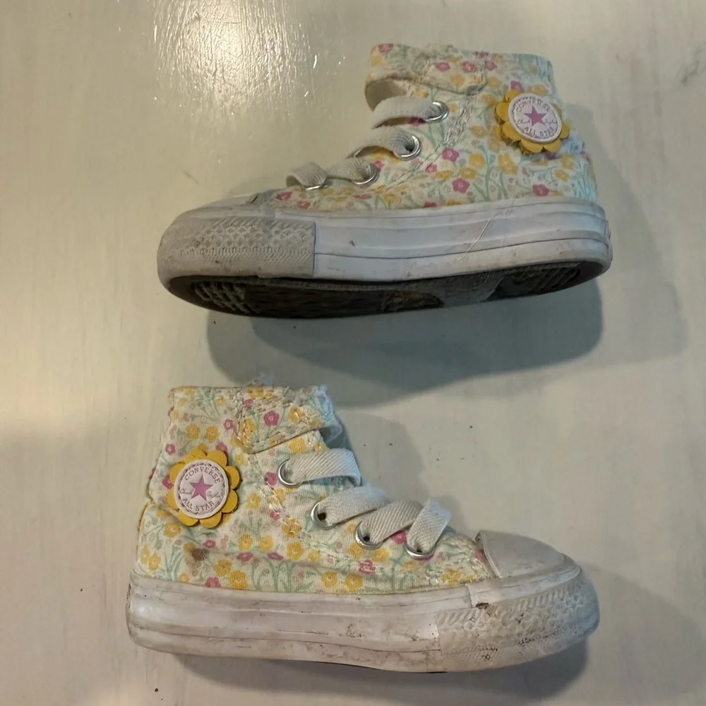 Toddler Floral High-Top Converse Sneakers in Yellow and Pink